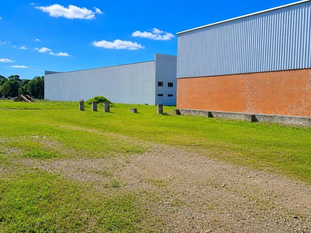 Galpão / Barracão com 60000m² 10 quartos e 10 banheiros, à venda, no bairro Aeroporto em São José dos Pinhais