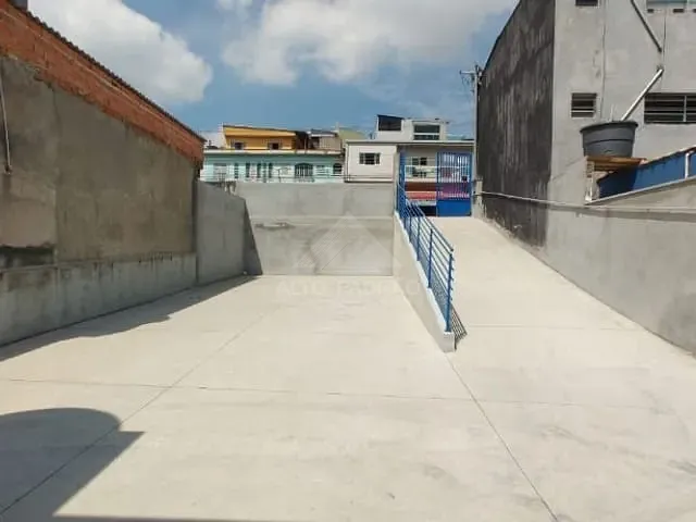 Galpão / Barracão com 320m², para alugar, no bairro Jardim Quarto Centenário em Mauá