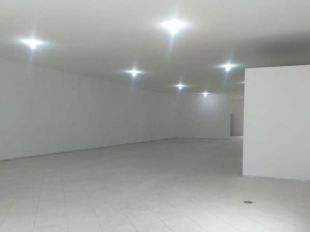 Foto do Galpão / Barracão - Galpão para alugar, 323 m² por R$ 5.000/mês - Chácaras Reunidas - São José dos Campos/SP | RUSSI IMÓVEIS