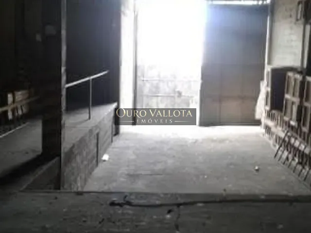 Galpão / Barracão com 1360m², à venda, no bairro Jardim dos Pimentas em Guarulhos