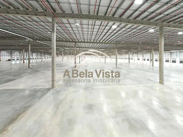 Galpão / Barracão com 9463m², para alugar, no bairro São Roque em Araçariguama
