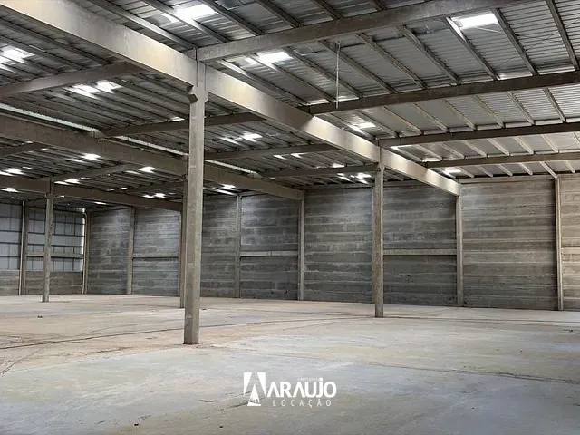 Galpão / Barracão com 3705m², para alugar, no bairro Escalvados em Navegantes
