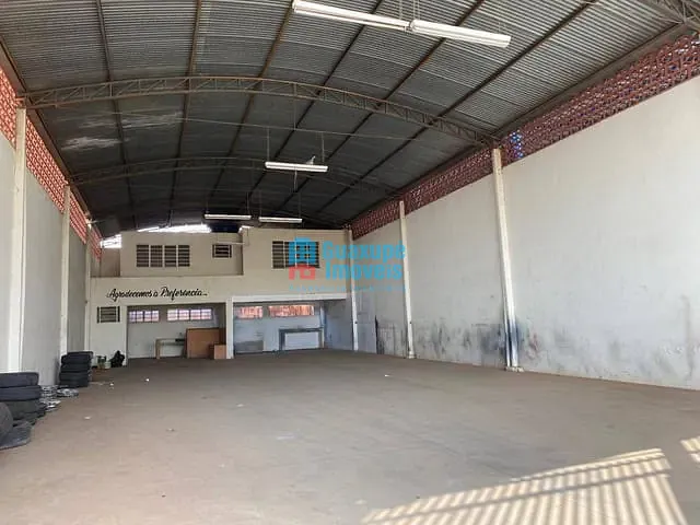 Galpão / Barracão à venda, no bairro Alvorada em Guaxupé