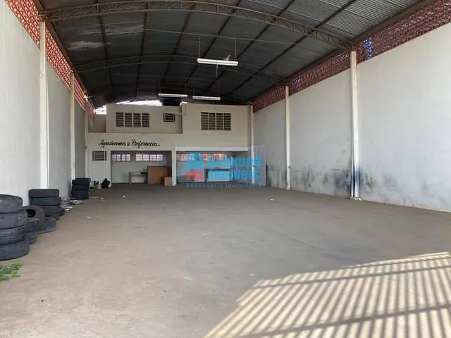 Galpão / Barracão à venda, no bairro Alvorada em Guaxupé