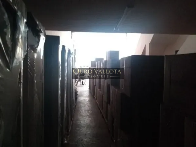 Galpão / Barracão com 750m², para alugar, no bairro Parque Peruche em São Paulo