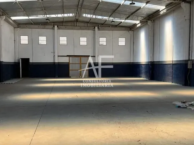 Galpão / Barracão com 500m², para alugar, no bairro Cidade Nova em Pindamonhangaba