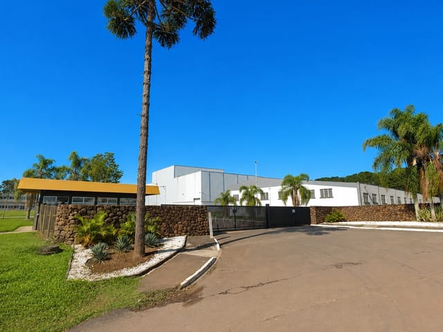 Galpão / Barracão com 7560m², para alugar, no bairro Cidade Industrial em Curitiba