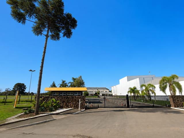 Galpão / Barracão com 7560m², para alugar, no bairro Cidade Industrial em Curitiba