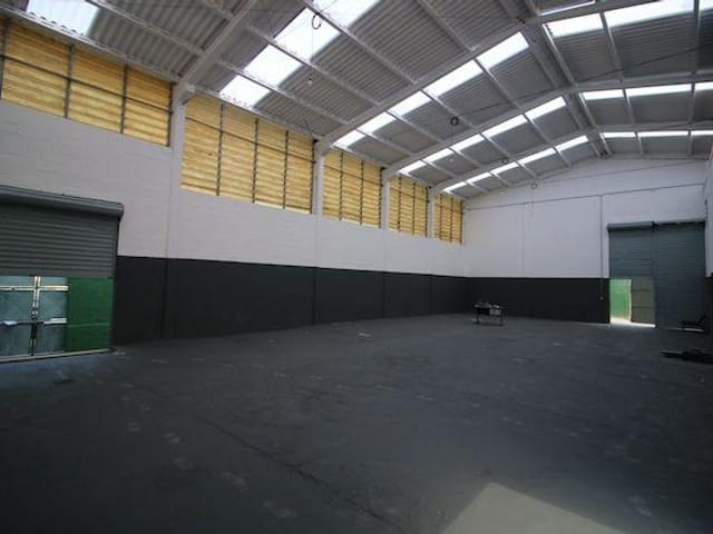 Galpão / Barracão com 656m², para alugar, no bairro Interlagos em São Paulo