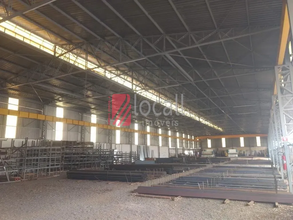 Galpão / Depósito / Armazém  para aluguel, 3800m² — foto 1 de 14