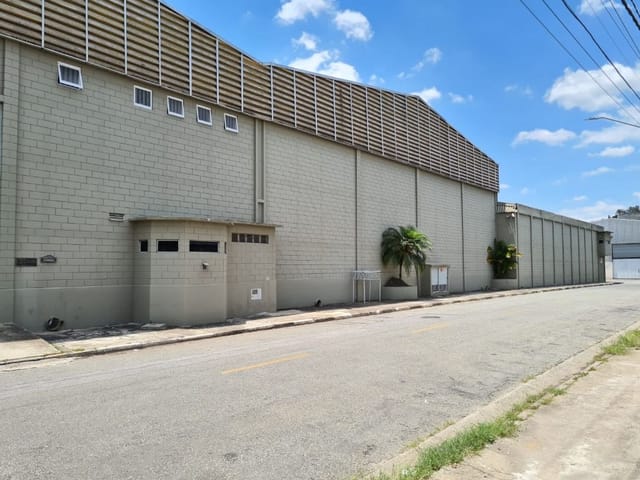 Galpão / Barracão com 5000m², para alugar, no bairro Jardim Santa Marta (Fazendinha) em Santana de Parnaíba