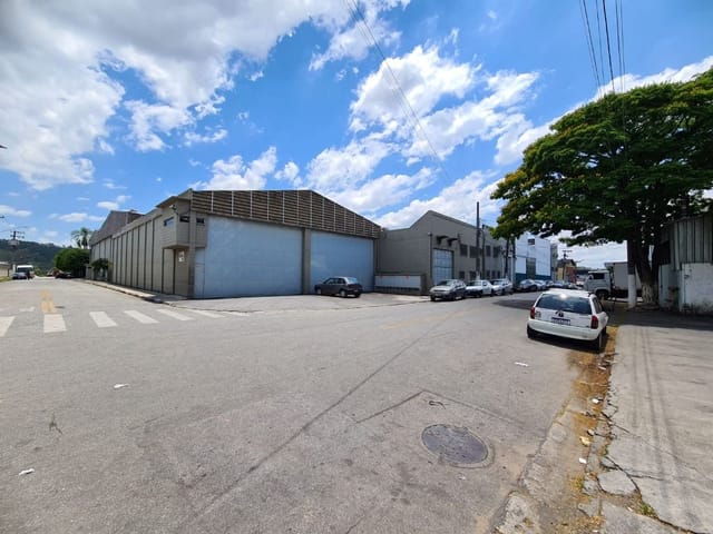 Galpão / Barracão com 5000m², para alugar, no bairro Jardim Santa Marta (Fazendinha) em Santana de Parnaíba