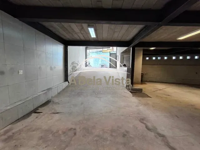 Galpão / Barracão com 150m², para alugar, no bairro km 18 em Osasco
