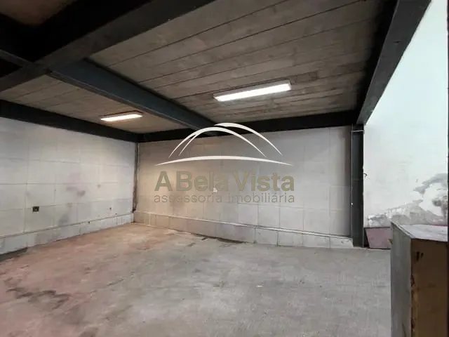 Galpão / Barracão com 150m², para alugar, no bairro km 18 em Osasco