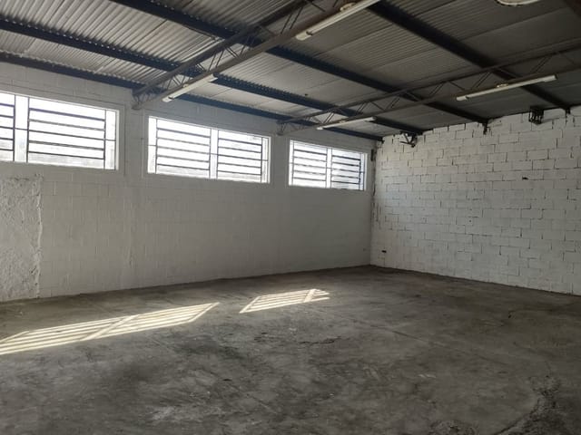 Foto do Galpão / Barracão - Galpão para alugar, 280 m² por R$ 3.500,00/mês - Vila Nair - São José dos Campos/SP | INDEPENDENCE NEGOCIOS IMOBILIARIOS LTDA