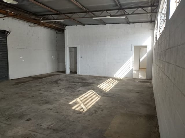 Foto do Galpão / Barracão - Galpão para alugar, 280 m² por R$ 3.500,00/mês - Vila Nair - São José dos Campos/SP | INDEPENDENCE NEGOCIOS IMOBILIARIOS LTDA
