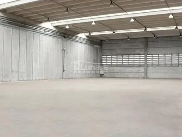 Galpão / Barracão com 53701m², para alugar, no bairro Vila Anastácio em São Paulo