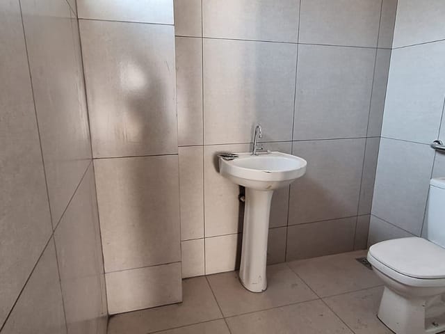 Galpão / Barracão à venda ou para alugar, no bairro Loteamento Residencial Portal do Lago em Cambé