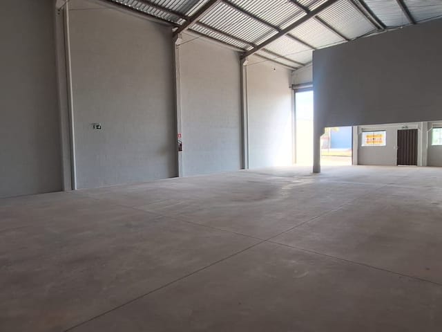 Galpão / Barracão à venda ou para alugar, no bairro Loteamento Residencial Portal do Lago em Cambé