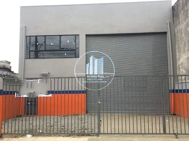 Galpão / Barracão com 250m², para alugar, no bairro São Cristóvão em Pouso Alegre