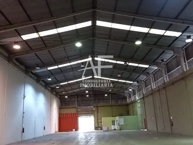 Galpão / Barracão com 3360m², para alugar, no bairro Bosque da Saúde em Taubaté