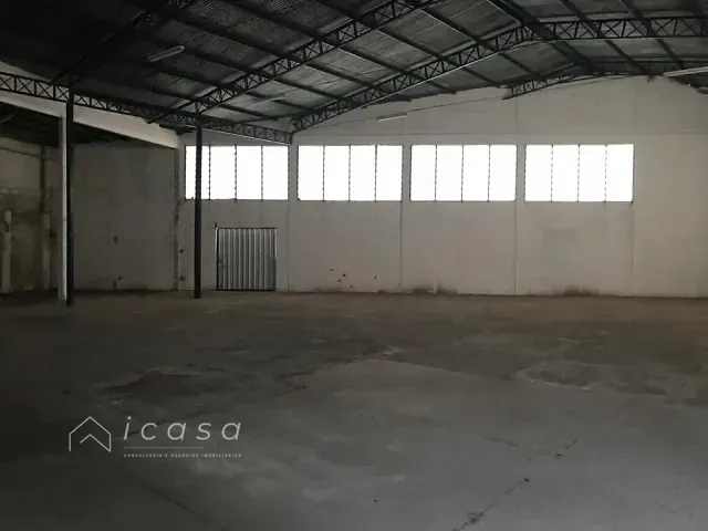 Galpão / Barracão com 1000m², para alugar, no bairro Jardim Satélite em São José dos Campos