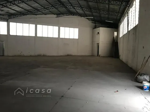 Galpão / Barracão com 1000m², para alugar, no bairro Jardim Satélite em São José dos Campos