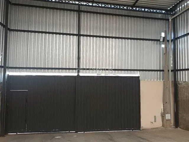 Galpão / Barracão com 300m², à venda, no bairro Jardim Vera Cruz em Sorocaba