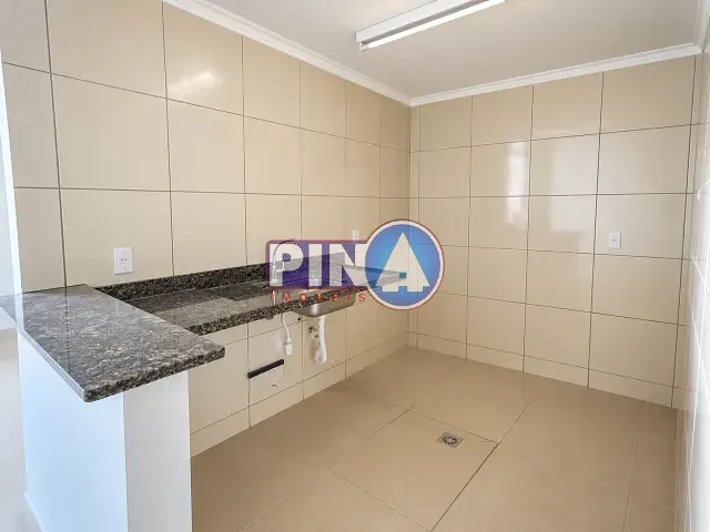 Galpão / Barracão com 1300m², para alugar, no bairro Jardim das Esmeraldas em Goiânia