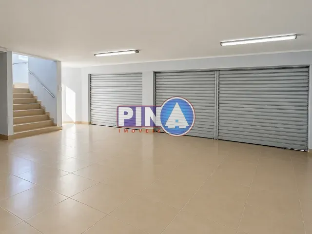 Galpão / Barracão com 1300m², para alugar, no bairro Jardim das Esmeraldas em Goiânia