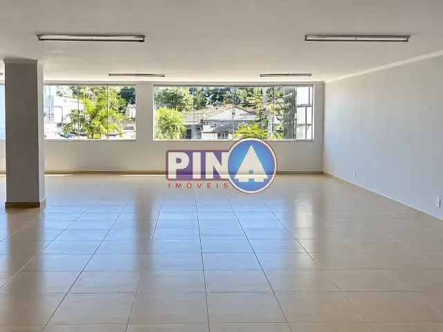 Galpão / Barracão com 1300m², para alugar, no bairro Jardim das Esmeraldas em Goiânia