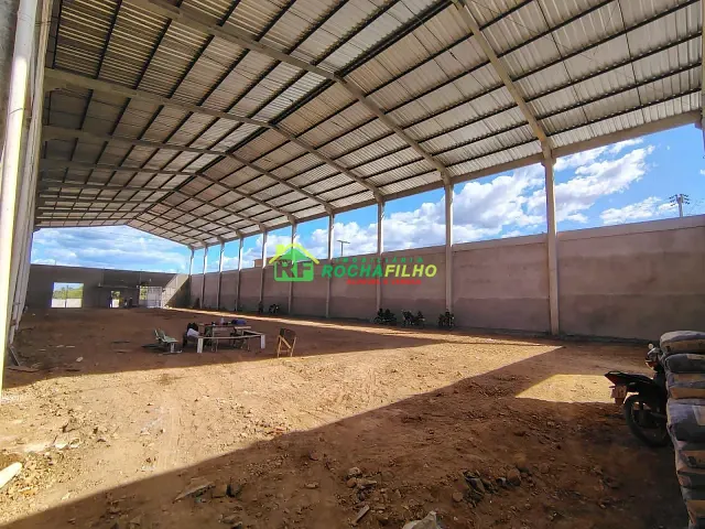 Galpão / Barracão com 2400m², para alugar, no bairro Distrito Industrial em Teresina