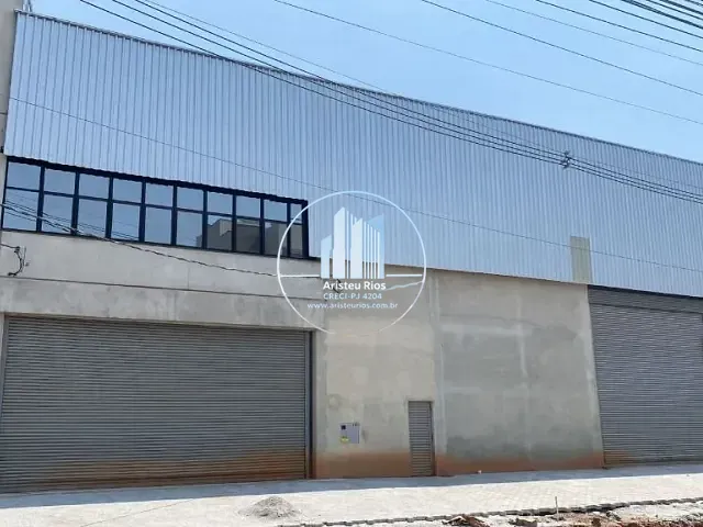 Galpão / Barracão com 2200m², para alugar, no bairro Passaredo em Pouso Alegre