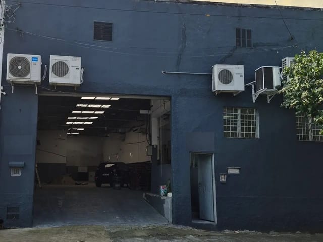 Galpão / Barracão com 350m², para alugar, no bairro Cambuci em São Paulo