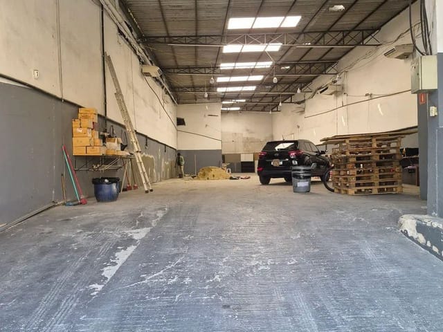 Galpão / Barracão com 350m², para alugar, no bairro Cambuci em São Paulo