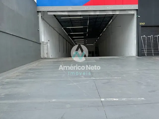 Galpão / Barracão com 742m², para alugar, no bairro Jardim Adutora em São Paulo