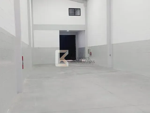 Galpão / Barracão com 338m², para alugar, no bairro Loteamento Comercial Monte Castelo em Indaiatuba