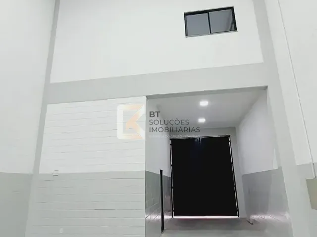 Galpão / Barracão com 338m², para alugar, no bairro Loteamento Comercial Monte Castelo em Indaiatuba
