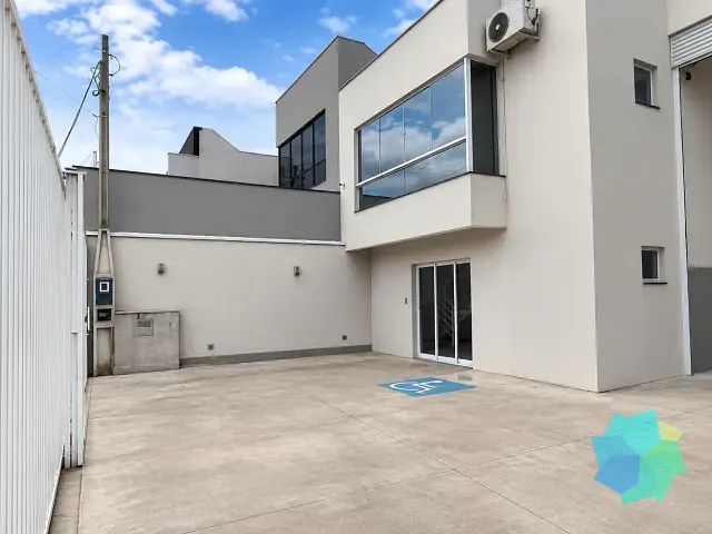 Galpão / Barracão com 500m², para alugar, no bairro Vila Nova em Salto