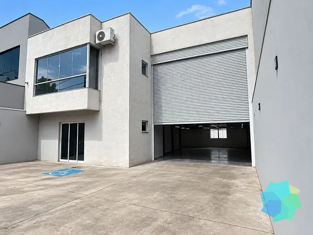 Galpão / Barracão com 500m², para alugar, no bairro Vila Nova em Salto