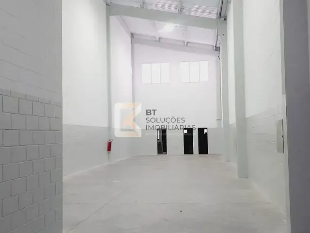 Galpão / Barracão com 338m², para alugar, no bairro Loteamento Comercial Monte Castelo em Indaiatuba