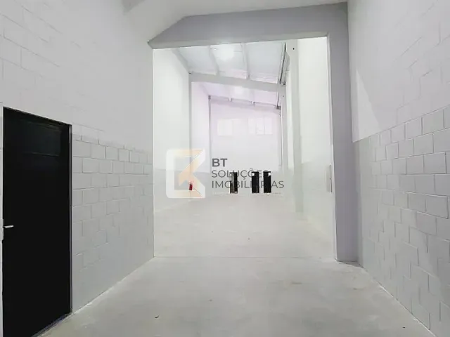 Galpão / Barracão com 338m², para alugar, no bairro Loteamento Comercial Monte Castelo em Indaiatuba