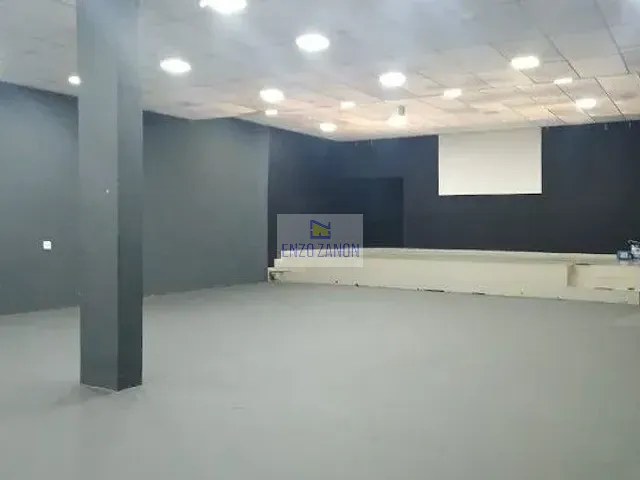 Galpão / Barracão com 300m², para alugar, no bairro Rudge Ramos em São Bernardo do Campo