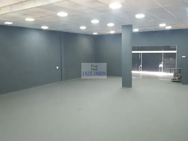 Galpão / Barracão com 300m², para alugar, no bairro Rudge Ramos em São Bernardo do Campo