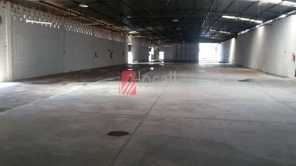 Galpão / Depósito / Armazém  para aluguel, 1250m² — foto 2 de 6