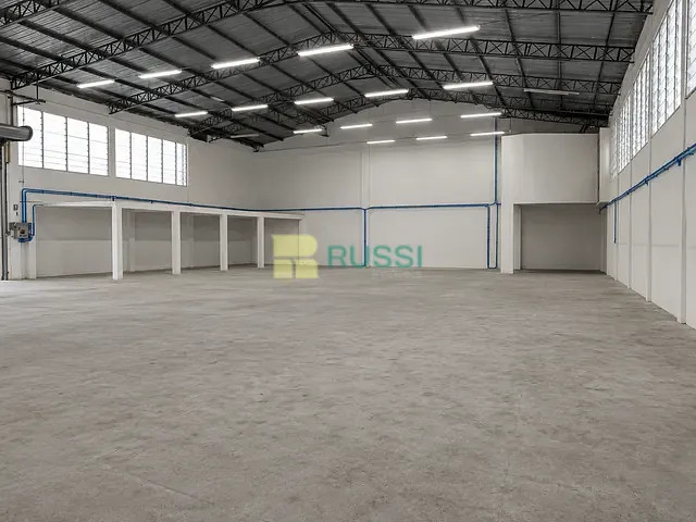 Galpão / Barracão com 1000m², para alugar, no bairro Jardim Satélite em São José dos Campos