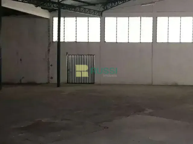 Galpão / Barracão com 1000m², para alugar, no bairro Jardim Satélite em São José dos Campos