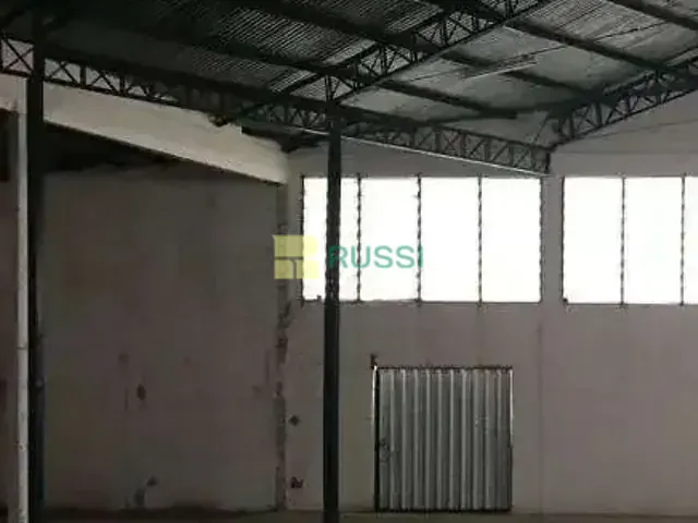 Galpão / Barracão com 1000m², para alugar, no bairro Jardim Satélite em São José dos Campos