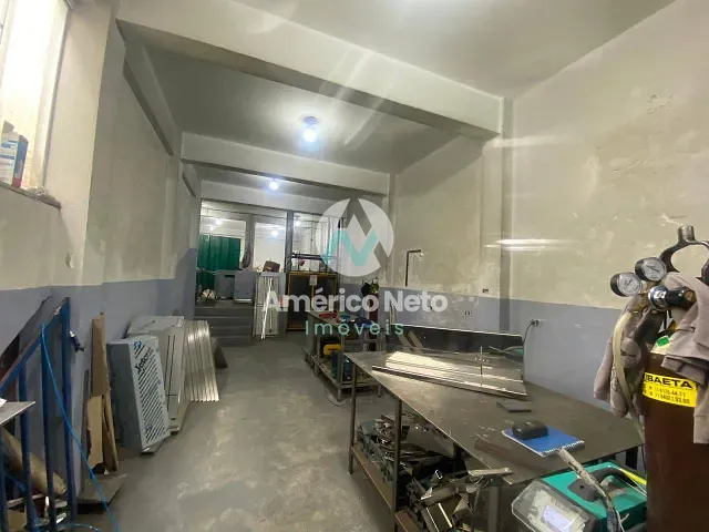 Galpão / Barracão com 250m², para alugar, no bairro Santo Antônio em São Caetano do Sul