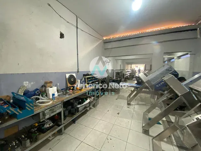 Galpão / Barracão com 250m², para alugar, no bairro Santo Antônio em São Caetano do Sul